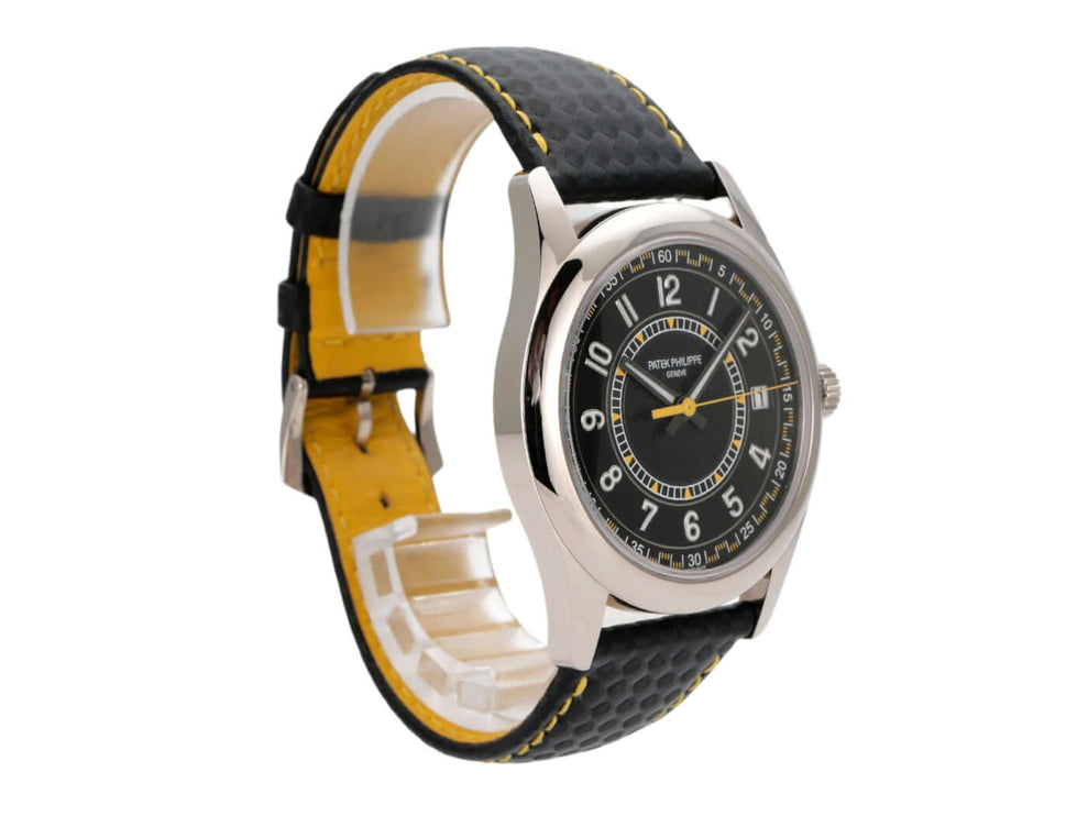 Patek Philippe Calatrava 6007G-001 in Weißgold mit schwarzem Lederarmband und arabischen Ziffern.