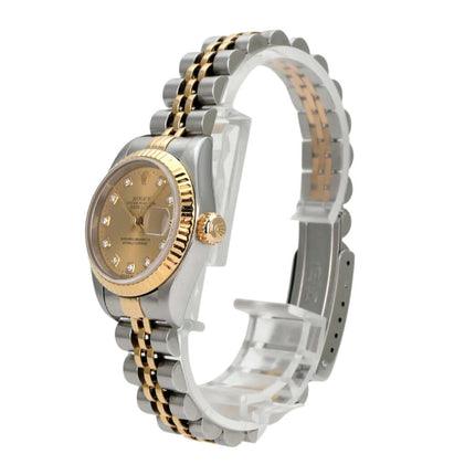 Rolex Datejust 26 Edelstahl Gelbgold Ref. 69173 Champagner Diamant an einem Handgelenk mit poliertem Armband.