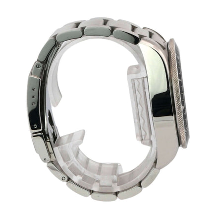 Seitenansicht des Tudor Heritage Chrono 70330N-0001 Edelstahl Gehäuses und Armbands