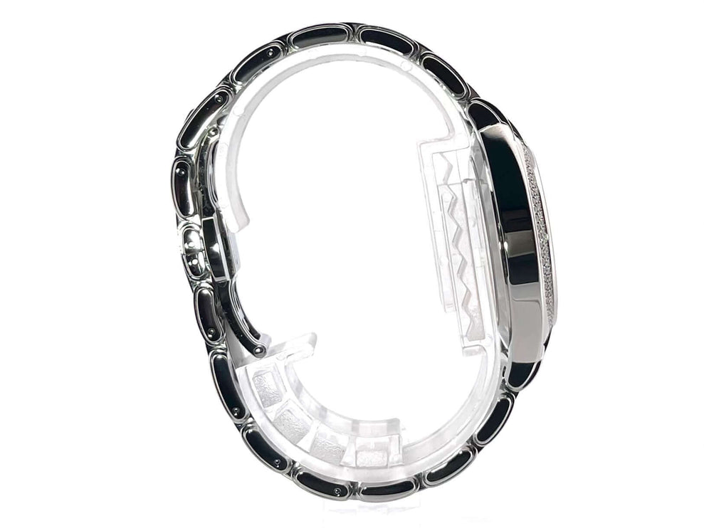 Seiteansicht einer Patek Philippe Twenty-4 Edelstahl Automatik Ref. 7300/1200A-010 mit Edelstahlarmband.