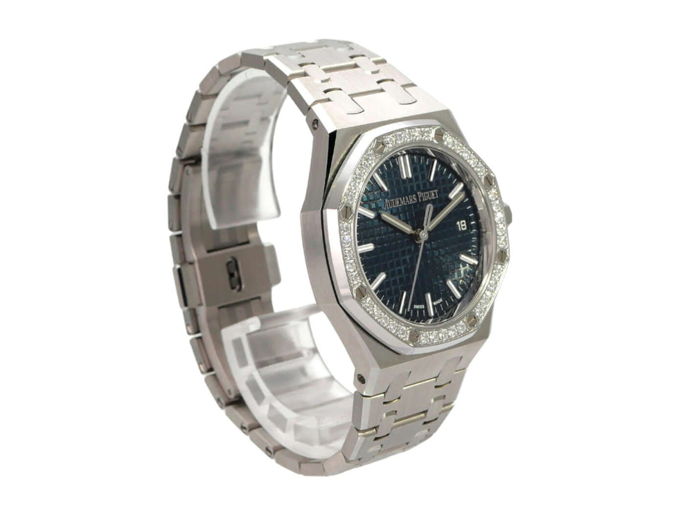 Audemars Piguet Royal Oak Automatik 77451ST.ZZ.1361ST.04 mit Edelstahl-Gehäuse und Diamanten, blauen Zifferblatt.