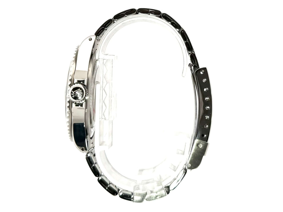 Tudor Submariner Blue 79190 Seitenansicht, Edelstahlgehäuse, poliert und satiniert, mit schwarzem Armband und Sicherheitsfaltschließe