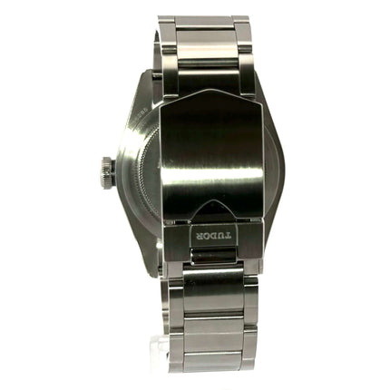 Rückseite der Tudor Black Bay Automatik 79220B-0001 Edelstahluhr mit poliertem und satiniertem Edelstahlarmband, Referenz 2014.