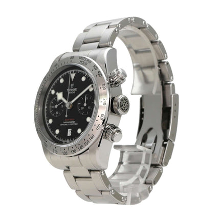 Tudor Heritage Black Bay Chrono 79350-0001 mit Edelstahlgehäuse und schwarzem Zifferblatt, sportlich und elegant.