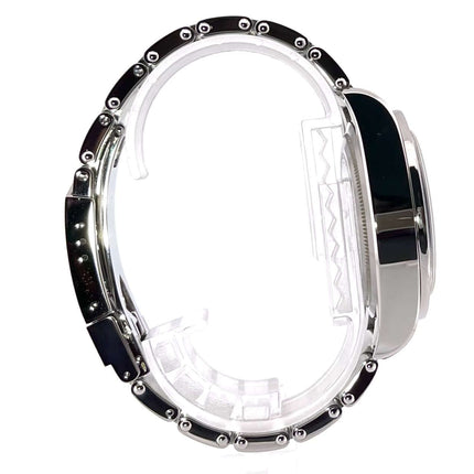 Seitenansicht des Tudor Black Bay Chrono 79360N-0002 Edelstahl Armbands und Gehäuses