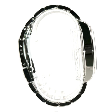 Tudor Black Bay 41 Ref. 79540 Edelstahlband mit Faltschließe, Seitenansicht, Gehäuse aus poliertem und satiniertem Edelstahl, schönes Design.