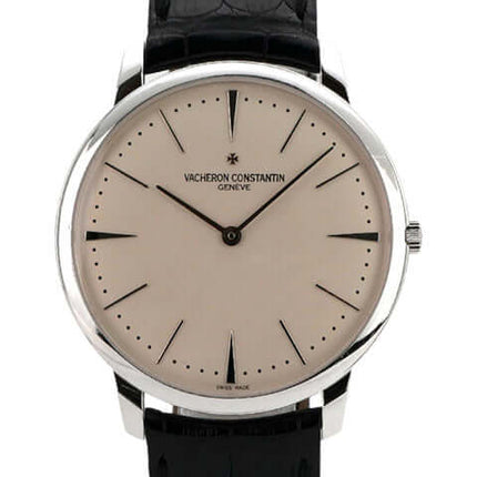 Vacheron Constantin Patrimony 81180/000G mit silberfarbenem Zifferblatt und schwarzem Lederband, 40 mm Gehäuse aus 18 kt Weißgold.