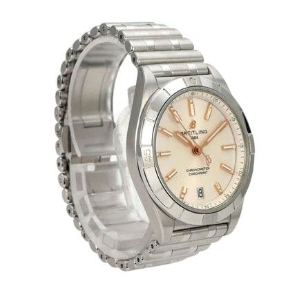 Breitling Chronomat Automatic 36 Weiß Diamant A10380101A2A1 elegante Uhr mit Edelstahlgehäuse und weißem Zifferblatt.