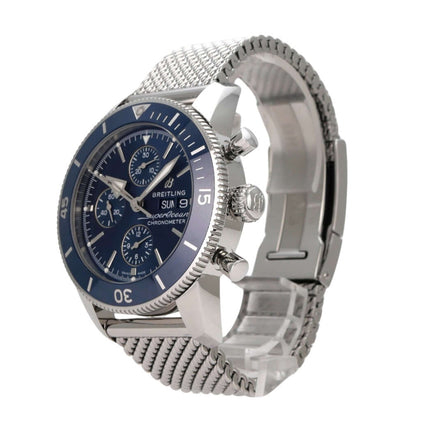 Breitling Superocean Heritage II Chronograph 44 A13313161C1S1 mit blauem Zifferblatt und Edelstahlband.