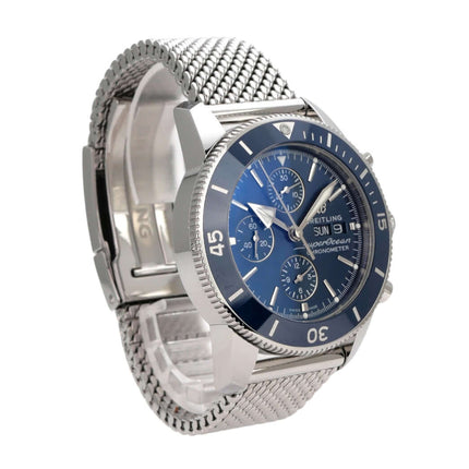 Breitling Superocean Heritage II Chronograph 44 A13313161C1S1 mit blauem Zifferblatt und Edelstahl-Gehäuse.