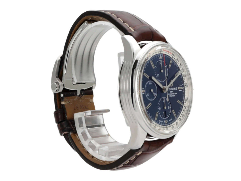 Breitling Premier Chronograph 42 A13315351C1P1 mit braunem Krokolederband und blauem Zifferblatt.