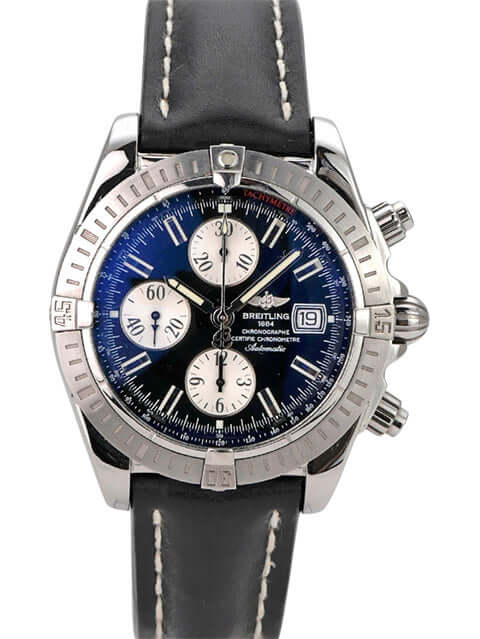 Breitling Chronomat Evolution Chronograph Ref. A13356 auf schwarzem Lederband mit blauem Zifferblatt und Chronographen-Funktionen.