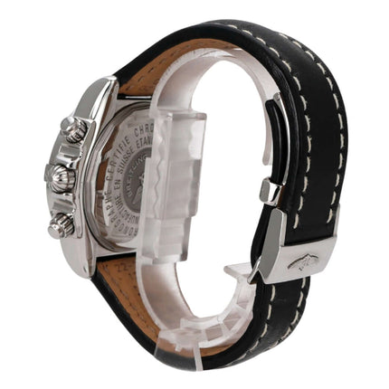 Breitling Chronomat Evolution Chronograph Ref. A13356 seitliche Ansicht mit schwarzem Lederband und Edelstahl-Gehäuse.