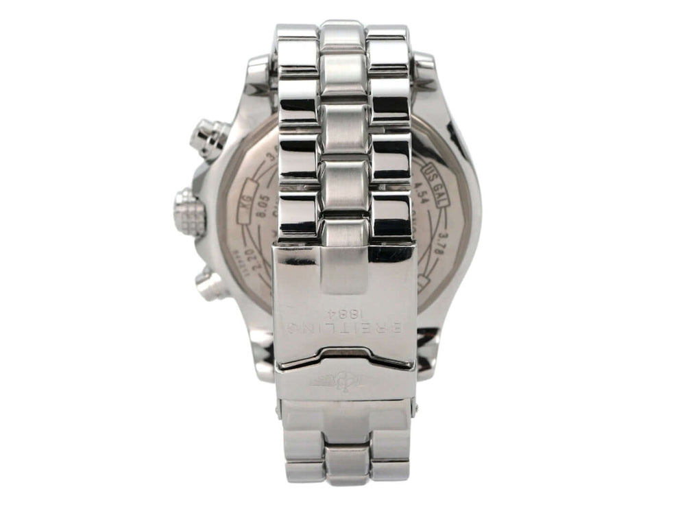 Breitling Super Avenger Chronograph A13370 Edelstahlarmband von hinten, poliert und detailreich.