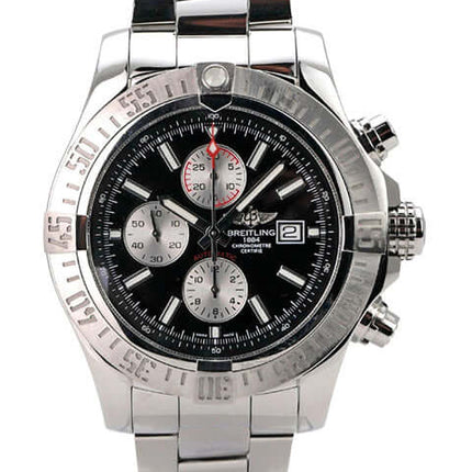Breitling Super Avenger II Chronograph A1337111.BC29 mit schwarzem Zifferblatt und Edelstahlarmband.