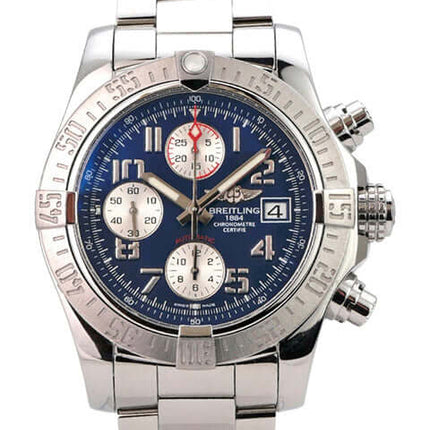 Breitling Avenger II Chronograph Automatik A1338111.C870.170A mit blauem Zifferblatt und Edelstahlarmband.