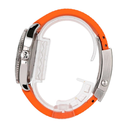 Seitenansicht der Breitling Superocean Automatic 36 A17316D71O1A1 mit orangefarbenem Kautschukband und Edelstahlgehäuse.