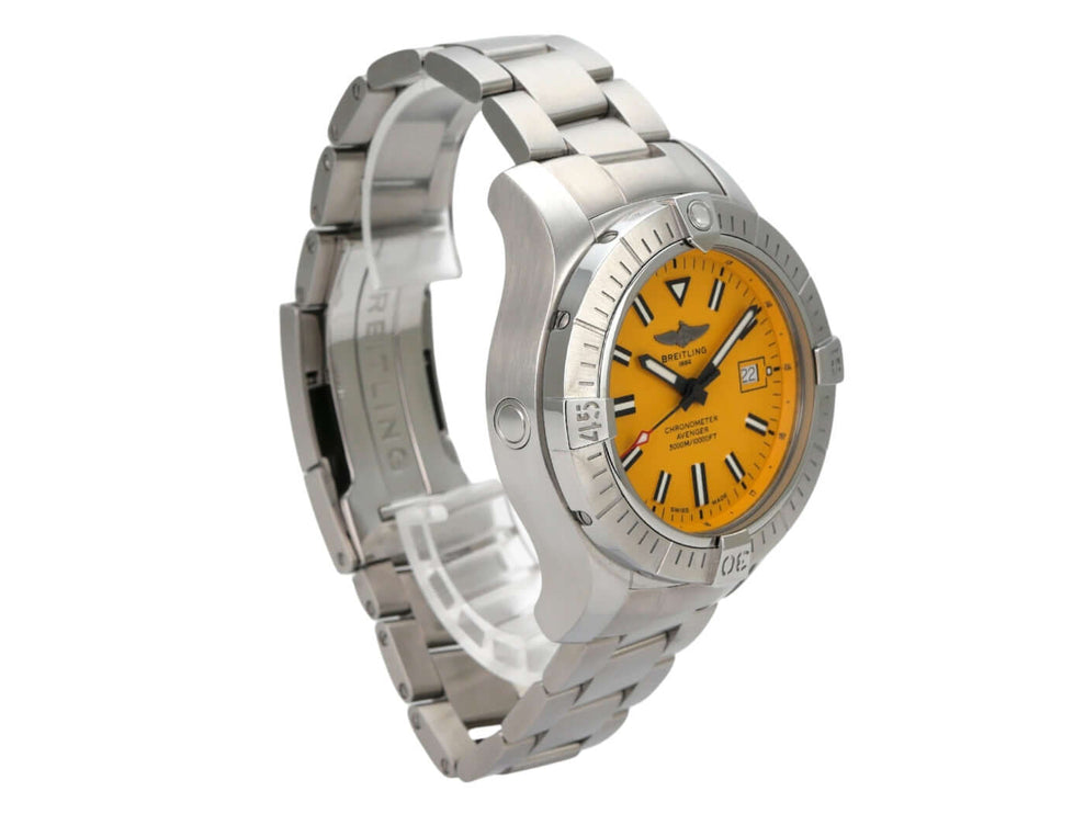 Breitling Avenger Automatic 45 Seawolf Gelb A17319101I1A1 mit gelbem Zifferblatt und Edelstahlband.