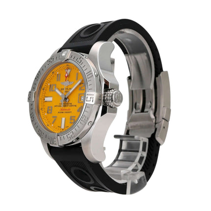 Breitling Avenger II Seawolf A1733110.I519.153S.A20DSA.2 mit gelbem Zifferblatt und schwarzem Diver Pro III Kautschuk Armband.