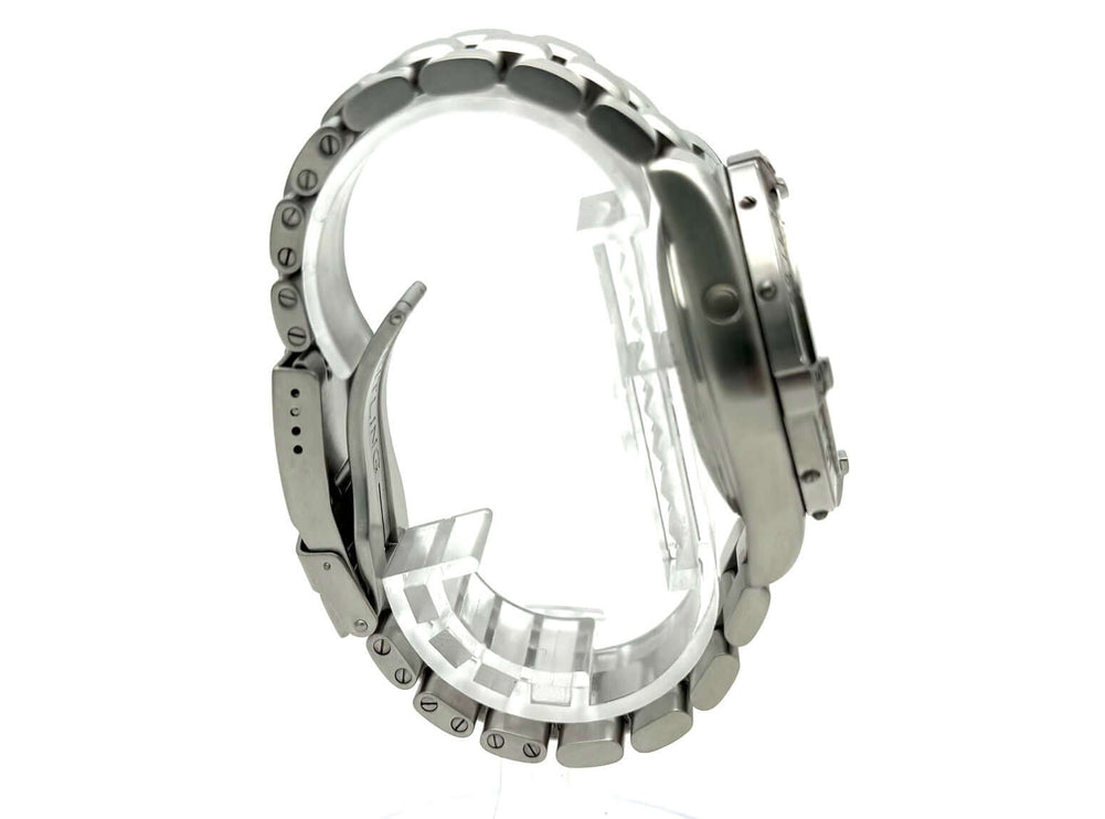 Seitenansicht der Breitling Superocean A17345-108 aus Edelstahl, Armband poliert und satiniert, Uhr aus dem Jahr 2003.