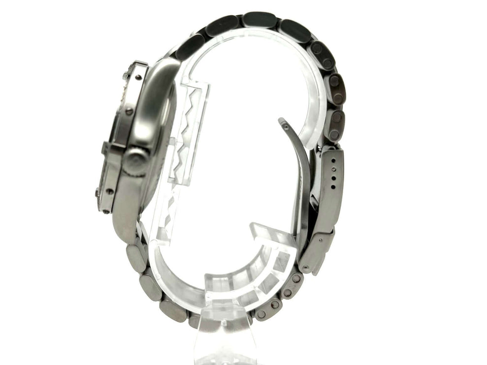 Breitling Superocean A17345-108 aus Edelstahl poliert, Seitenansicht des Gehäuses und Armbands, geöffnet, aus 2003