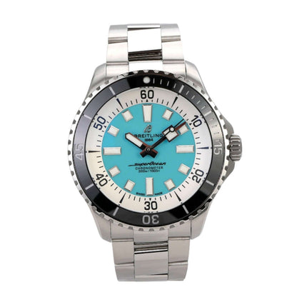 Breitling Superocean Automatic 44 A17376211L2A1 mit türkisfarbenem Zifferblatt und Edelstahlband.
