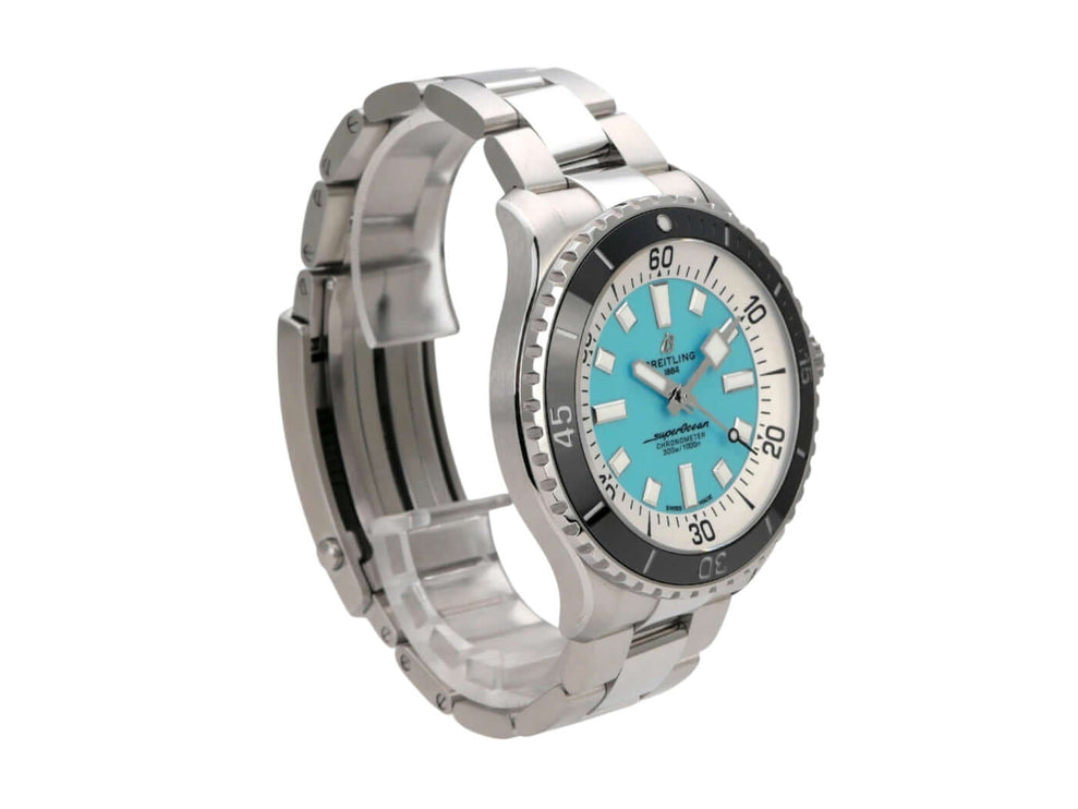 Breitling Superocean Automatic 44 A17376211L2A1 mit türkisfarbenem Zifferblatt und Edelstahlarmband.
