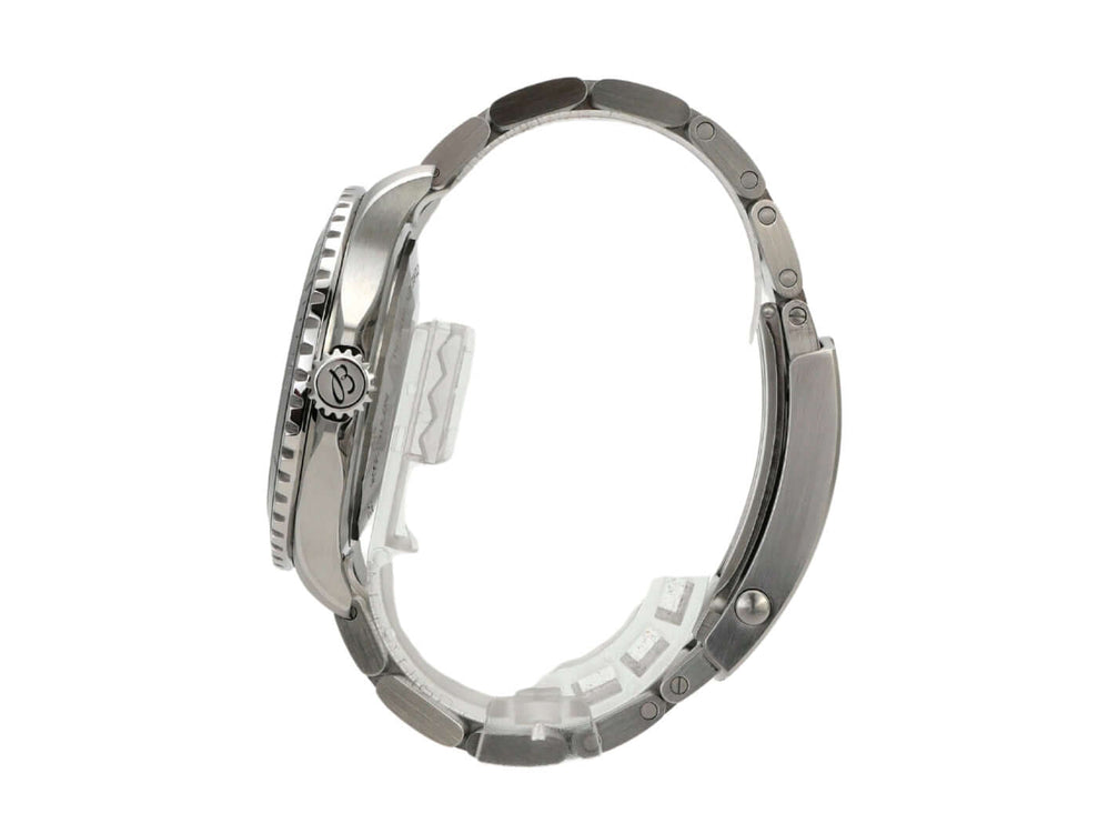 Breitling Superocean Automatic 44 A17376211L2A1 Edelstahlgehäuse und schicke Faltschließe im Profil.