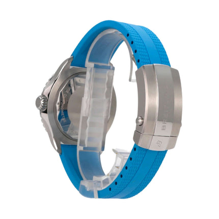 Breitling Superocean Automatic 44 A17376211L2S2 mit türkisem Kautschukband und Edelstahl-Gehäuse, Seitenansicht.