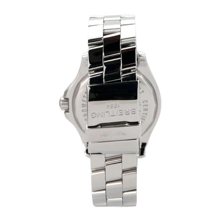 Breitling Colt Automatic A17380 Rückansicht der Uhr mit poliertem Edelstahlarmband.