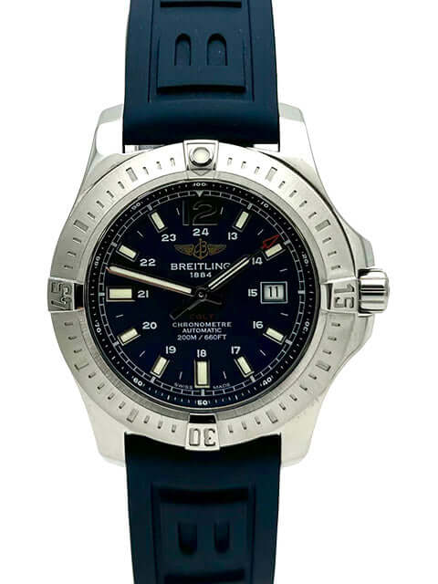 Breitling Colt Automatic A1738811.C906 mit blauem Kautschukband und Edelstahlgehäuse, dunkelblaues Zifferblatt mit Leuchtindizes