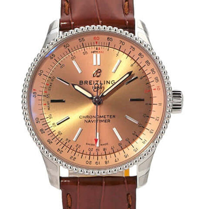 Breitling Navitimer Automatic 35 A17395201K1P1 mit kupferfarbenem Zifferblatt und braunem Krokolederband.