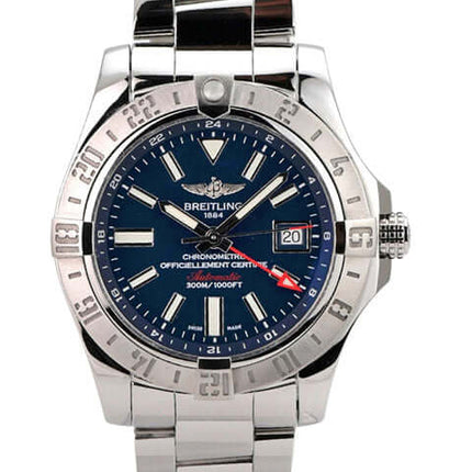 Breitling Avenger II GMT A3239011.C872.170A Herrenarmbanduhr mit blauem Zifferblatt und Edelstahlarmband.