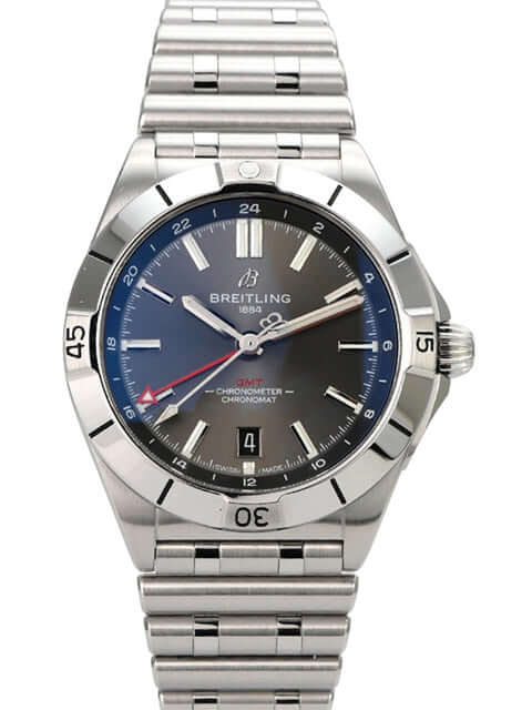 Breitling Chronomat Automatic GMT 40 Ref. A32398101M1A1 Edelstahl Uhr mit grauem Zifferblatt und Armband.