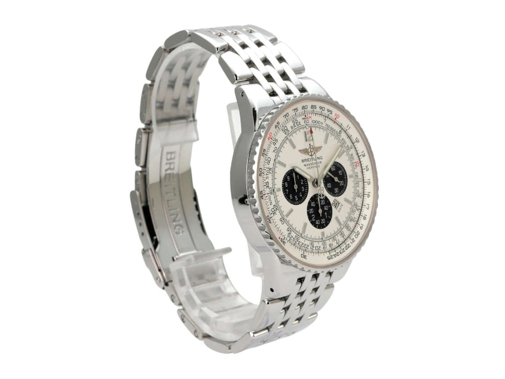 Breitling Navitimer Heritage A35340 mit poliertem Edelstahlband und silberfarbenem Zifferblatt