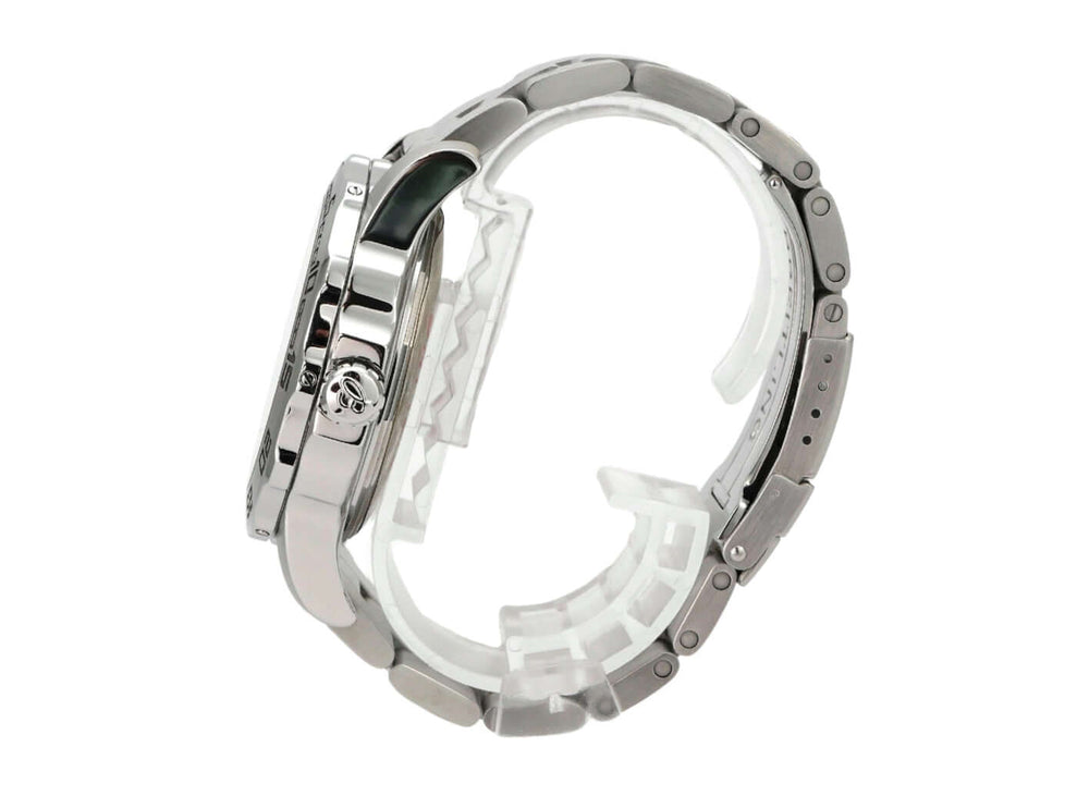 Seitenansicht der Breitling Colt 44 A7438710.G943.157A aus Edelstahl mit schwarzem Zifferblatt.