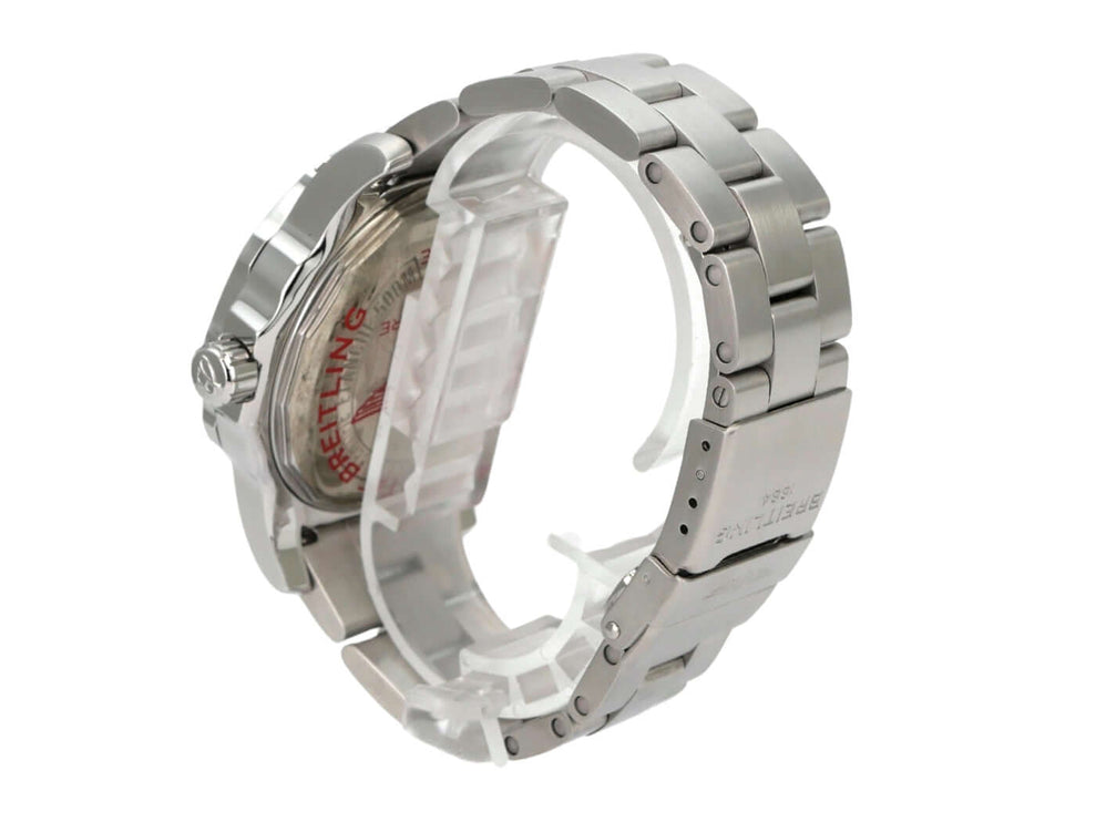 Breitling Colt 44 A7438710.G943.157A Edelstahlarmband und Gehäuse, Rückansicht des Uhrenmodells.