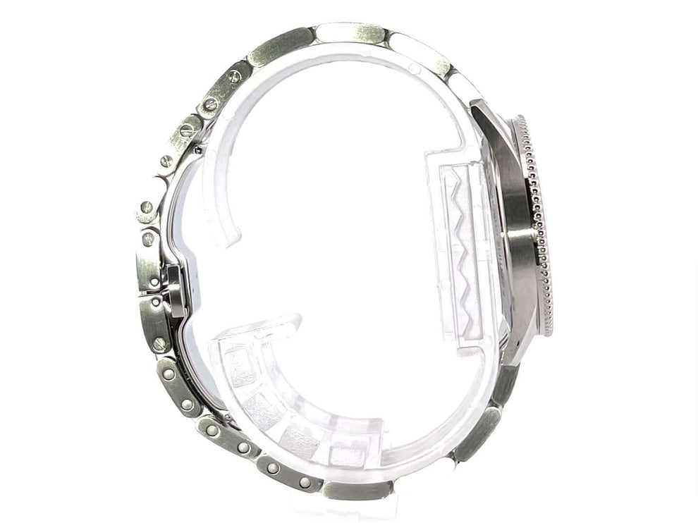 Breitling Navitimer 32 Ref. A77320E61A2A1 Seitenansicht, Edelstahl Gehäuse und Band, poliert, hochwertige Verarbeitung