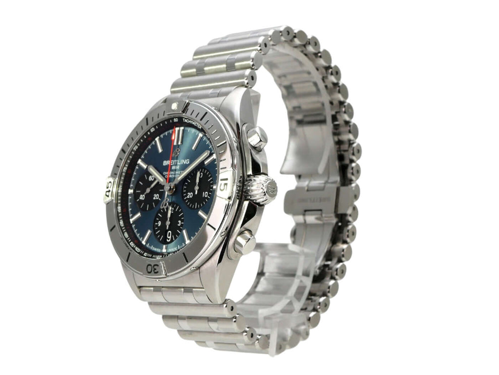 Breitling Chronomat B01 42 Chronograph AB0134101C1A1 mit blauem Zifferblatt und Edelstahlarmband.