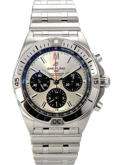 Breitling Chronomat B01 42 Chronograph AB0134101G1A1 mit silberfarbenem Zifferblatt und schwarzem Armband.