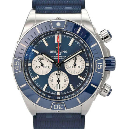 Breitling Super Chronomat B01 44 Chronograph AB0136161C1S1 mit blauem Kautschukband und Eau de Toilette Zifferblatt.
