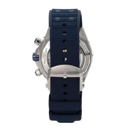 Breitling Super Chronomat B01 44 Chronograph AB0136161C1S1 Rückansicht mit blauem Kautschukband.