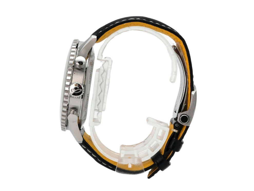 Breitling Navitimer B01 Chronograph 46 AB0137211B1P1 Seite mit schwarzem Alligatorlederband und Edelstahlgehäuse