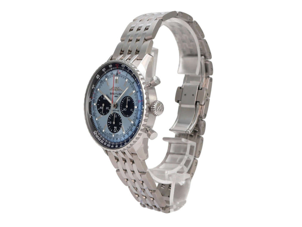 Breitling Navitimer B01 Chronograph 43 AB0138241C1A1 mit eisblauem Zifferblatt und Edelstahlarmband