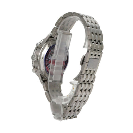 Breitling Navitimer B01 Chronograph 43 mit Edelstahlband und poliertem Gehäuse von der Seite.