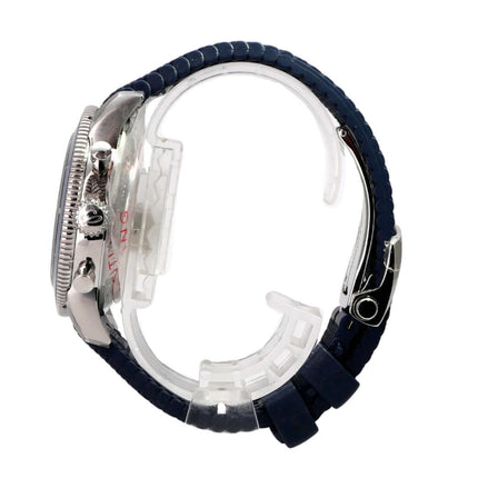 Breitling Superocean Heritage B01 Chronograph 42 AB0156161C1S1 Ansicht der Uhr mit blauem Kautschukband und Edelstahl Gehäuse.