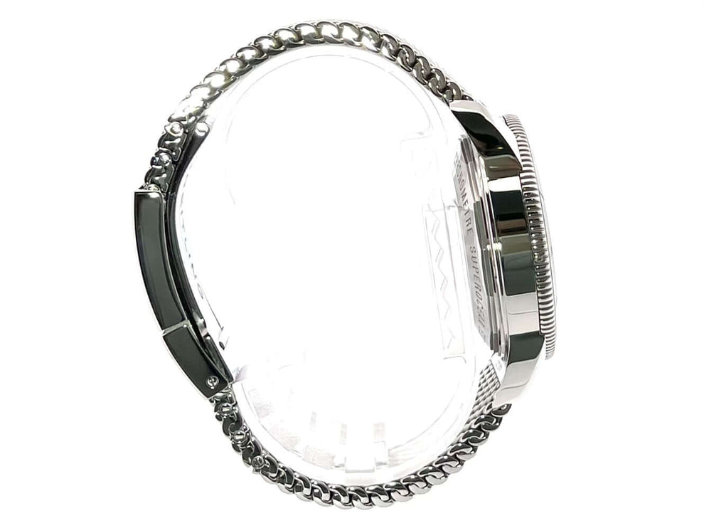 Breitling Superocean Heritage II B20 Automatic 42 Edelstahlgehäuse Seitenansicht mit poliertem und satiniertem Ocean Classic Edelstahlband.