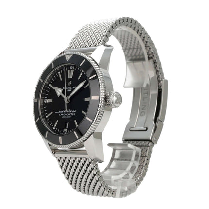 Breitling Superocean Heritage II B20 Automatic 44 AB2030121B1A1 mit schwarzem Zifferblatt und Edelstahlband.