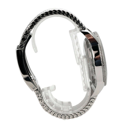 Breitling Superocean Heritage II B20 Automatic 44 AB2030121B1A1 seitliche Ansicht mit Edelstahlband und Gehäuse.