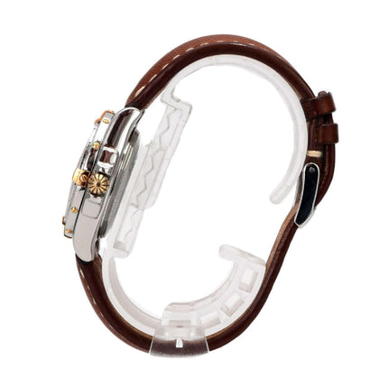 Breitling Cockpit Lady Ref. B71356-041 seitliche Ansicht mit braunem Lederband und Edelstahl-Gehäuse.